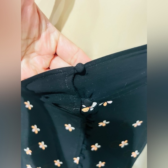 Express women’s skirt long size XS
14” waist fabric stretch fits small petite - Picture 4 of 11